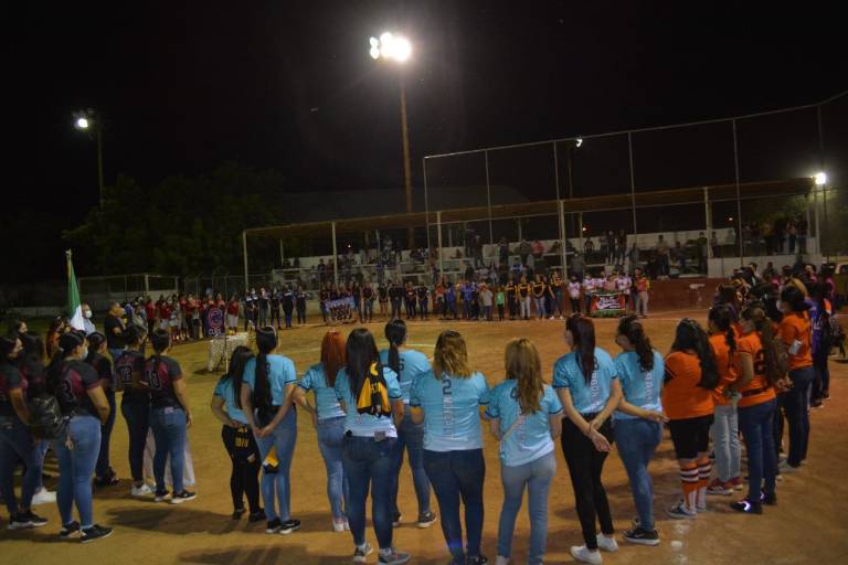 Inauguran en Navolato Liga de Softbol Femenil