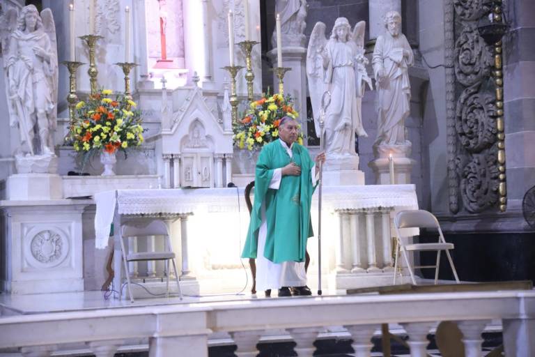 Llama Obispo de Mazatlán controlar el egoísmo y ser más generosos