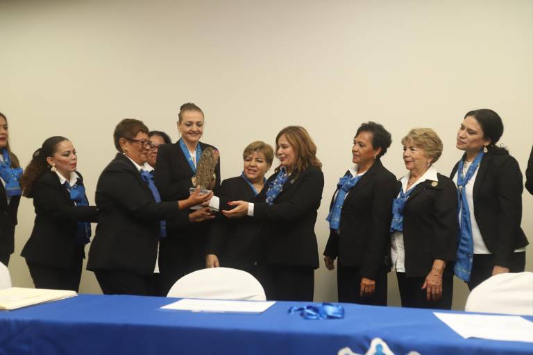 Rinde protesta Imelda Morales de Chicuate como nueva presidenta de ANSPAC Mazatlán