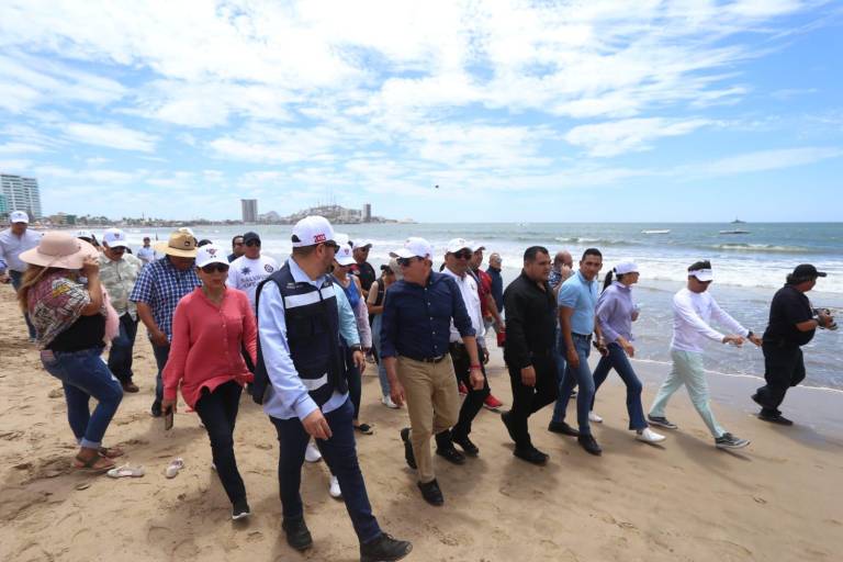 Llama Alcalde a locales y turistas a no tirar basura en las playas ni en la ciudad