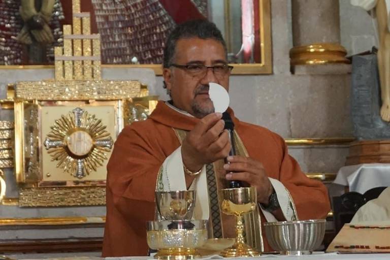 Asesinan al sacerdote Javier García Villafaña en Michoacán