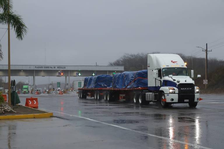 Se registra fuerte lluvia en carreteras a Durango, pero siguen abiertas a circulación vehicular