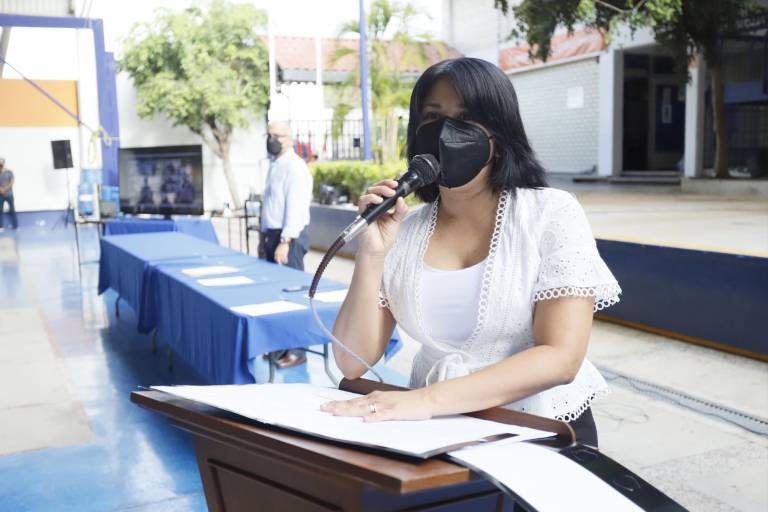 Enaltecen su esfuerzo en la Escuela Activa Integral