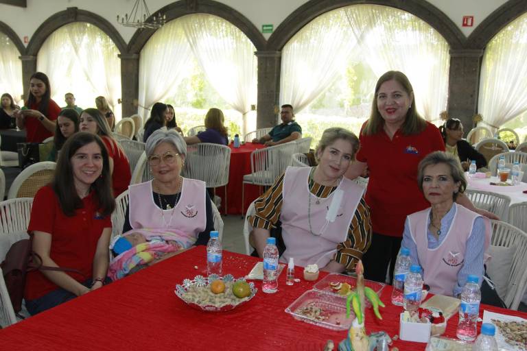 Celebra Ganac su tradicional posada navideña