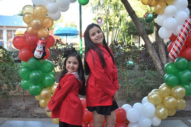 Ríen, cantan y bailan alumnos del Instituto Senda en su posada