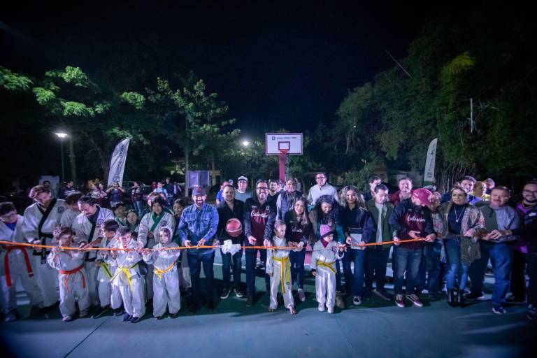 Entregan cancha deportiva totalmente rehabilitada en La Campiña