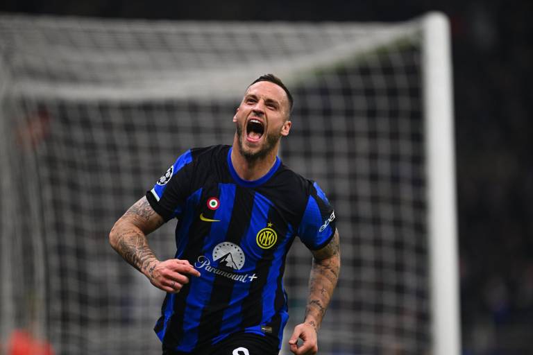 El Inter da un paso hacia los cuartos de Champions