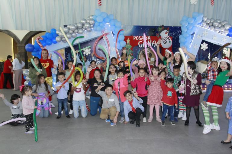 Celebra Ganac su tradicional posada navideña