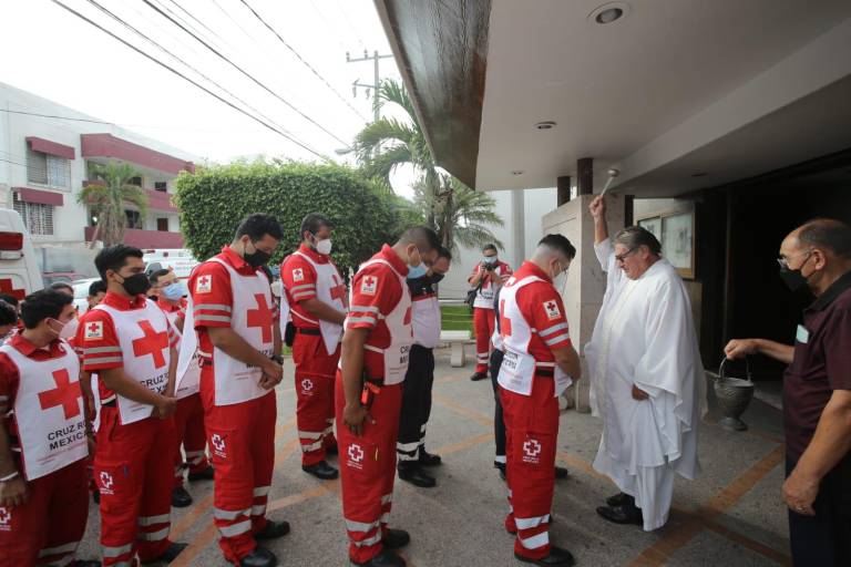 En Mazatlán, con misa dan gracias a socorristas de la Cruz Roja