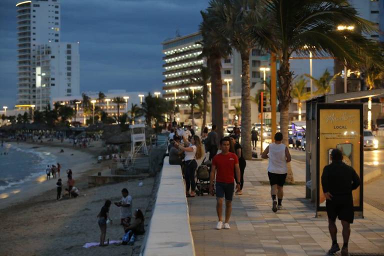 Si no se toman medidas, Sinaloa podría registrar cuarta ola de Covid en diciembre, dice epidemiólogo