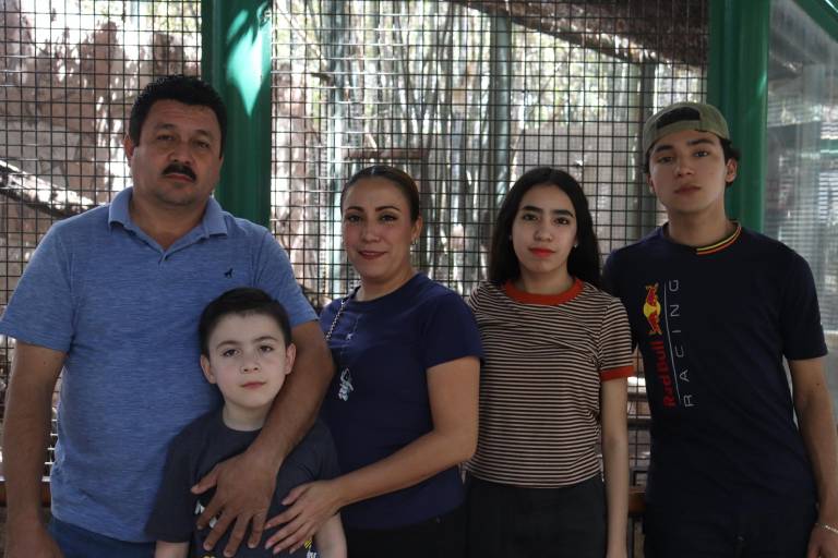 Disfrutan de un paseo salvaje en el Zoo de Culiacán