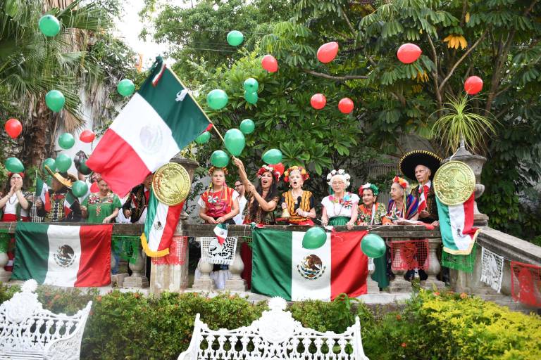 Orgullo, tradición y amor patrio en el corazón del albergue Plenitud con Calidad