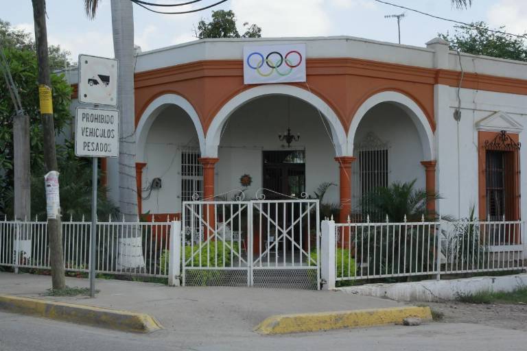 Con los aros olímpicos, familia de Édgar Arredondo en Navolato muestra orgullo por su participación en Tokio 2020