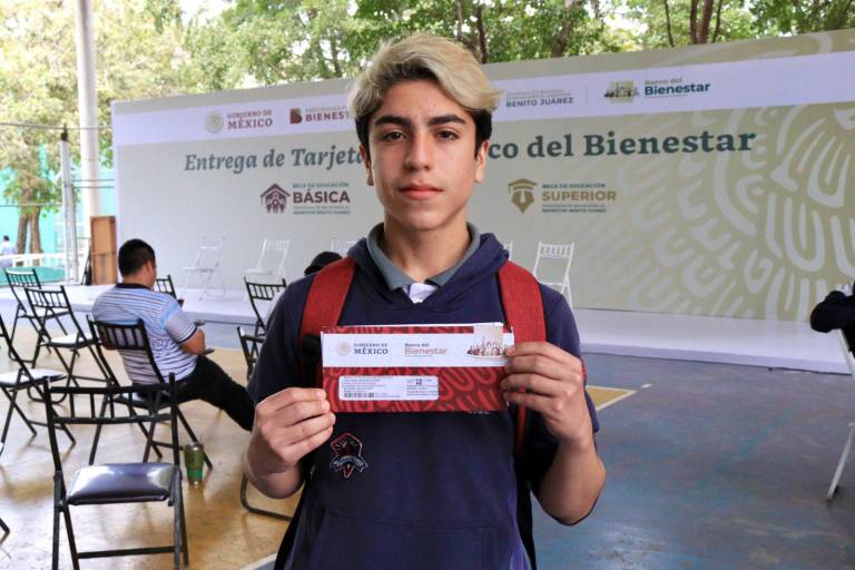Carlos utilizará su beca para poder desayunar en la escuela