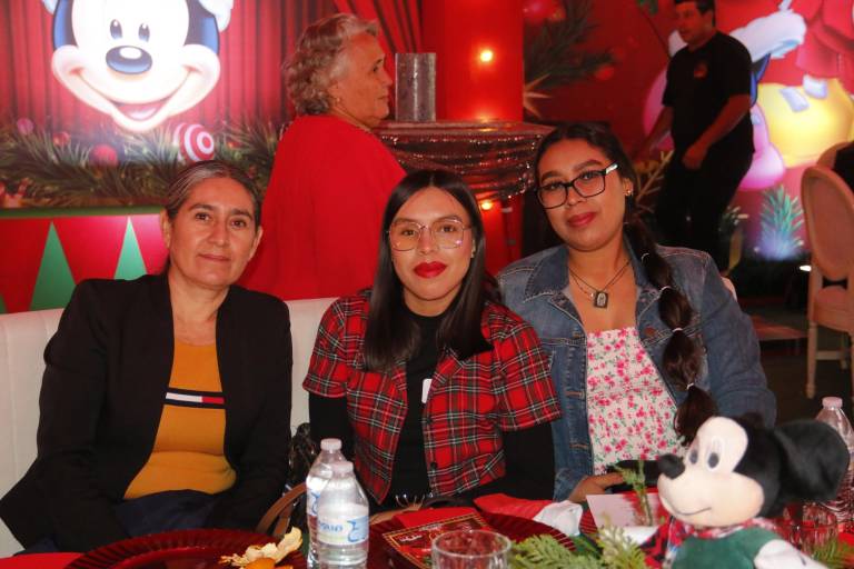 Celebra Ganac su tradicional posada con fiesta circense