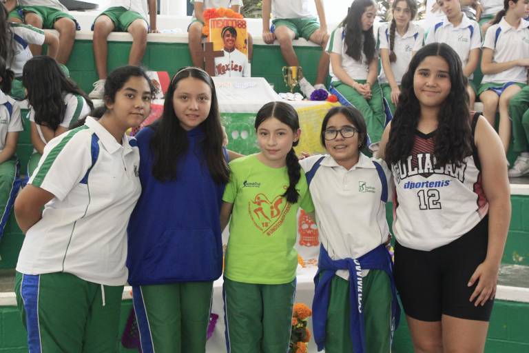 Realiza el Instituto Senda su tradicional concurso de altares en el Día de Muertos