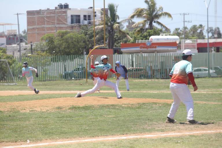 Equipos sinaloenses son protagonistas en Mazatlán Tournament Baseball