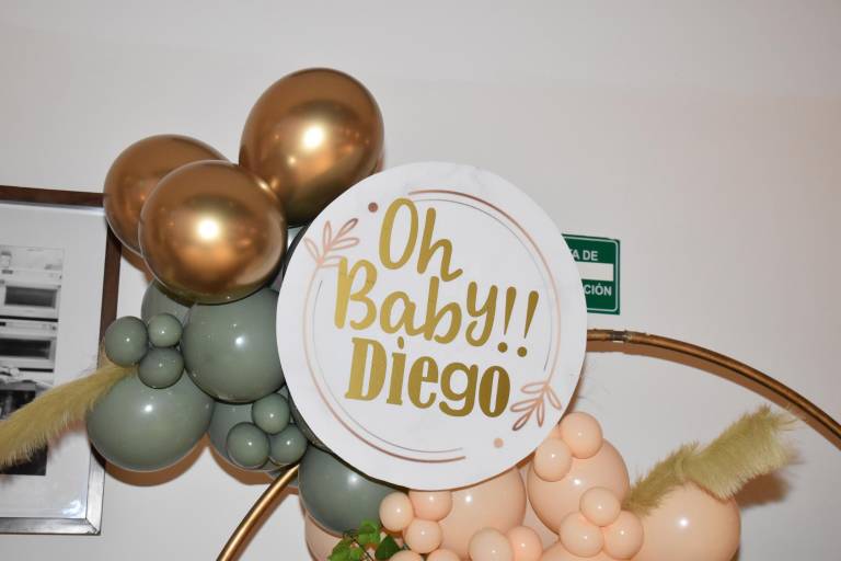 Carolina y Francisco celebran que serán papás de Diego