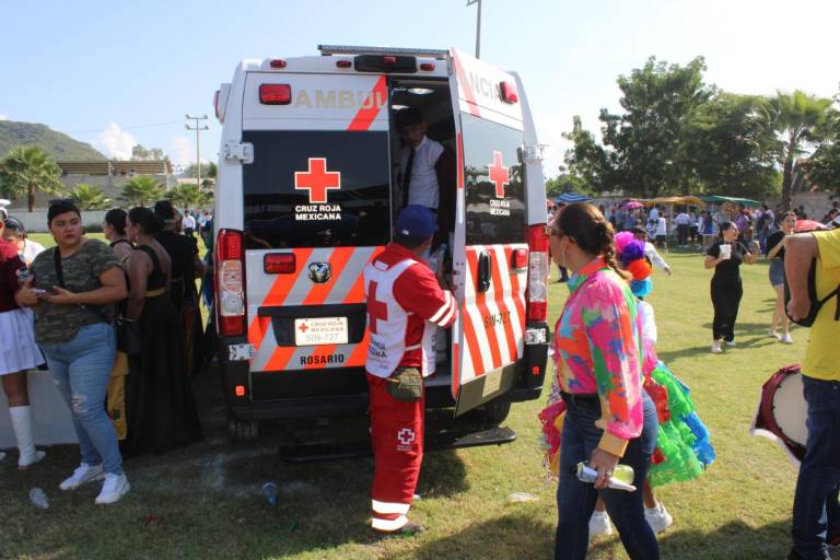 Reportan 14 personas desvanecidas y una lesionada en desfile de Rosario