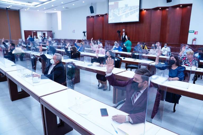 Desbandada en el Congreso de Sinaloa: se van 26 diputados a campañas electorales