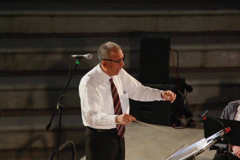 Disfruta el público del concierto en el ágora con la Banda Sinfónica Juvenil