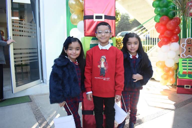 Ríen, cantan y bailan alumnos del Instituto Senda en su posada