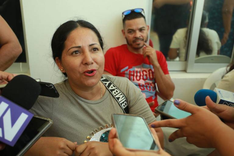 Vecinos en Mazatlán se quejan de que les cancelaron pavimentación de calle