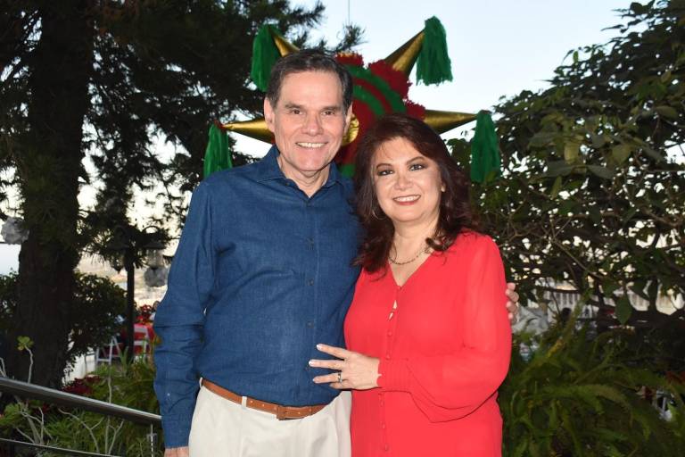 Celebran maestros, alumnos y personal su tradicional posada