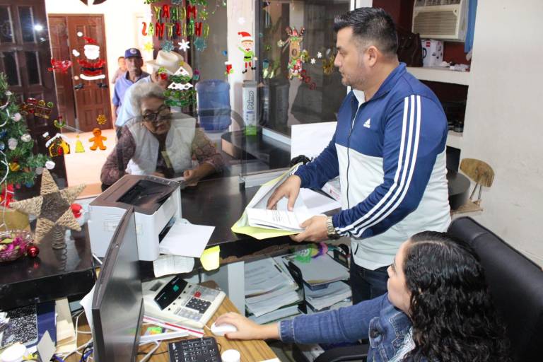 Personas de la tercera edad son las más responsables en el pago de Predial: Tesorero de Rosario