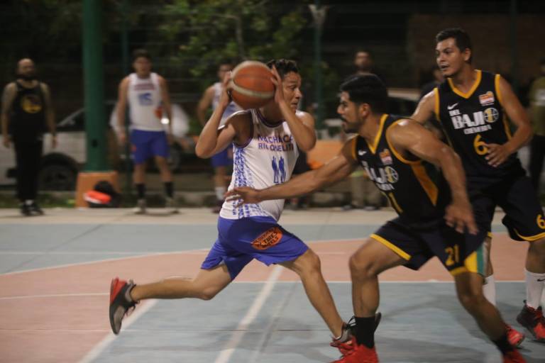 Teke Tires-Machaca Río Quelite iguala final de Baloncesto, en cancha Burócrata