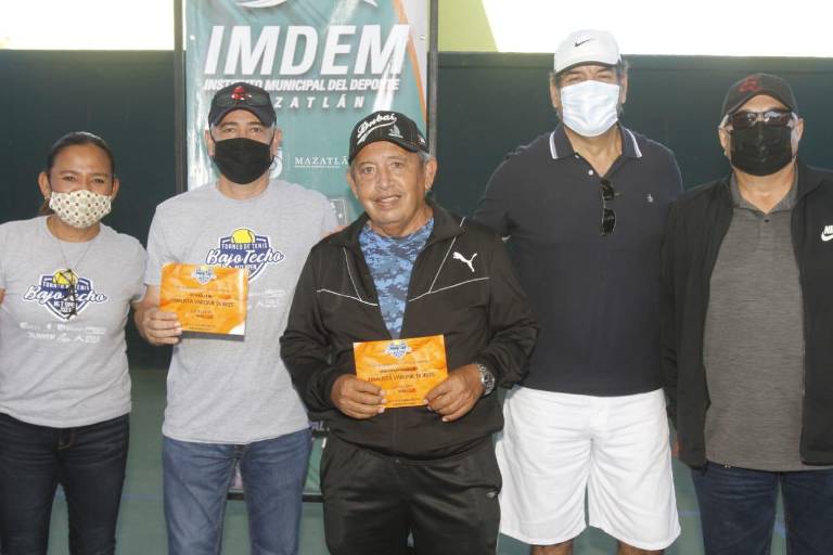 Premian a ganadores del Torneo de Tenis Bajo Techo Mazatlán Open 2021