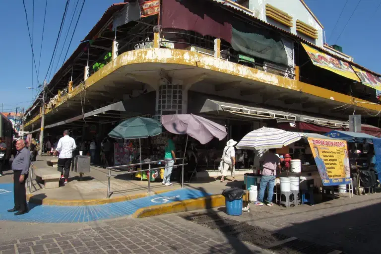 $!Celebra 127 años el Mercado Municipal José María Pino Suárez, en Mazatlán