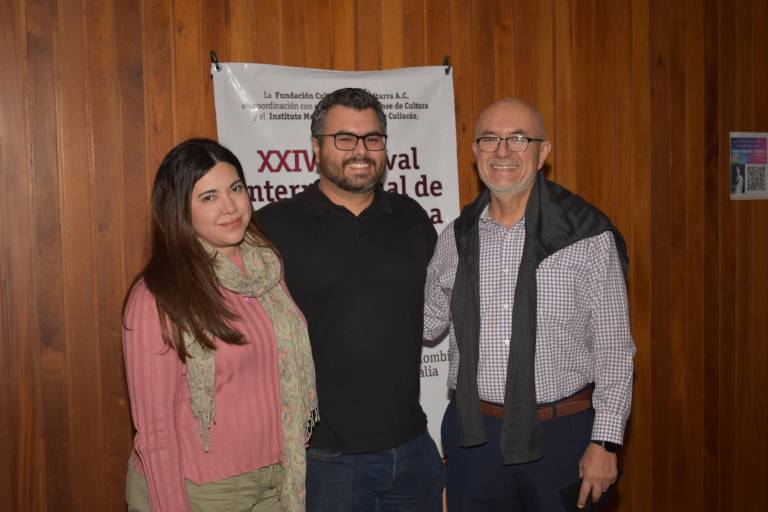 Comparte Andrea González su virtuosismo en la guitarra