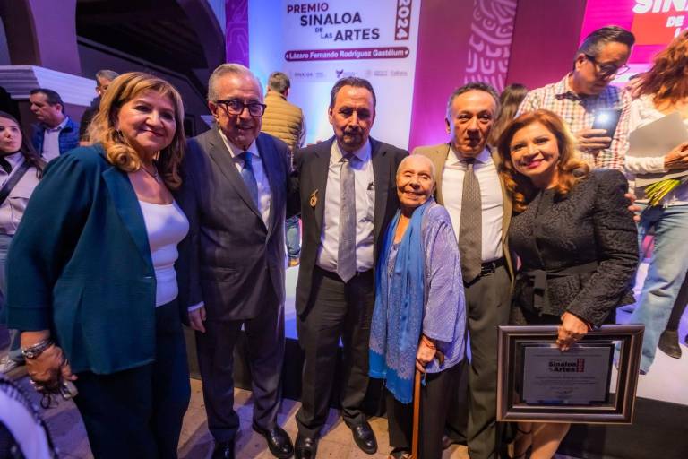 Reconocen trayectoria del artista sinaloense Lázaro Fernando Rodríguez