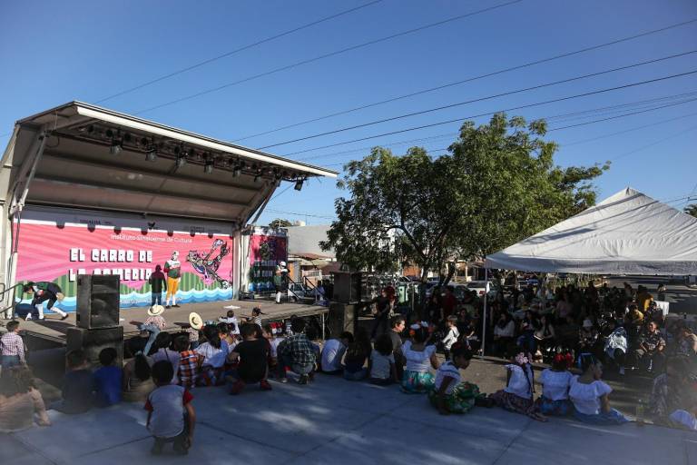 Inician las Cruzadas Culturales y El Carro de la Comedia