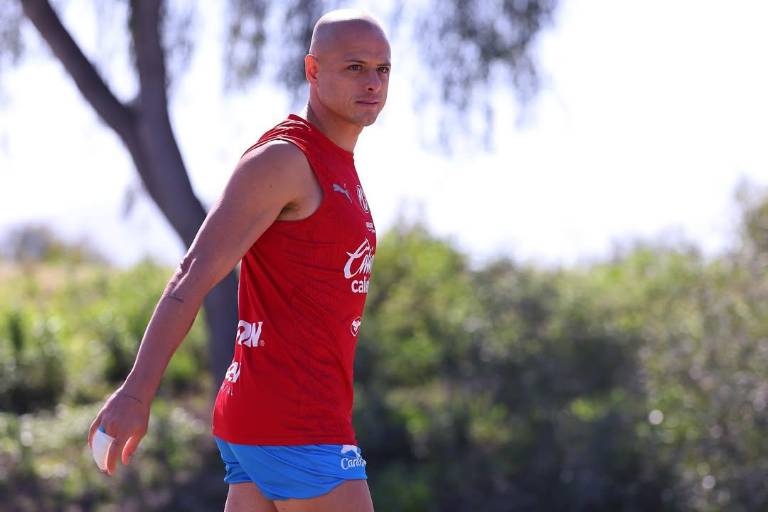 Chicharito Hernández ofrece disculpas públicas tras polémica en redes sociales