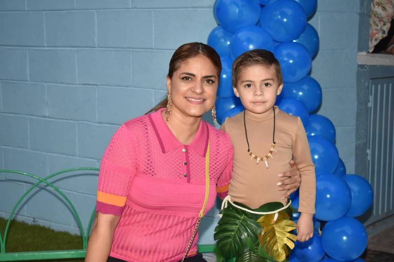 Con música y baile, alumnos del Instituto Senda reciben a la Primavera