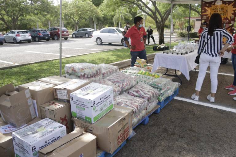 Se unen a Un día para compartir del Banco de Alimentos de Culiacán