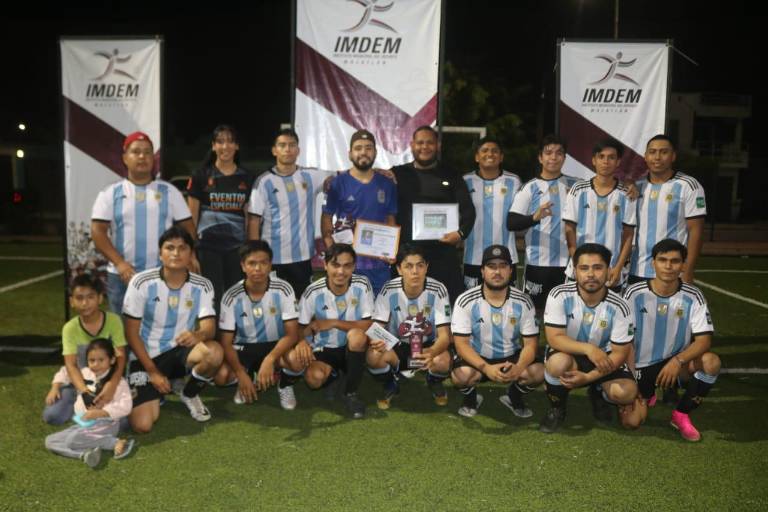 Se corona Cenaduría Doña Vicky en la Liga Libre de Valle Bonito