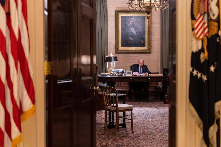 AMLO envía carta a Joe Biden con temas a tratar en reunión; está abierto a cualquiera