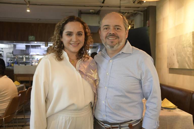 Disfrutan del rico sabor de España en el Villa Unión