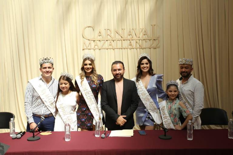 Se alista Mazatlán para el Carnaval 2022; invitan a competir por sus reinados
