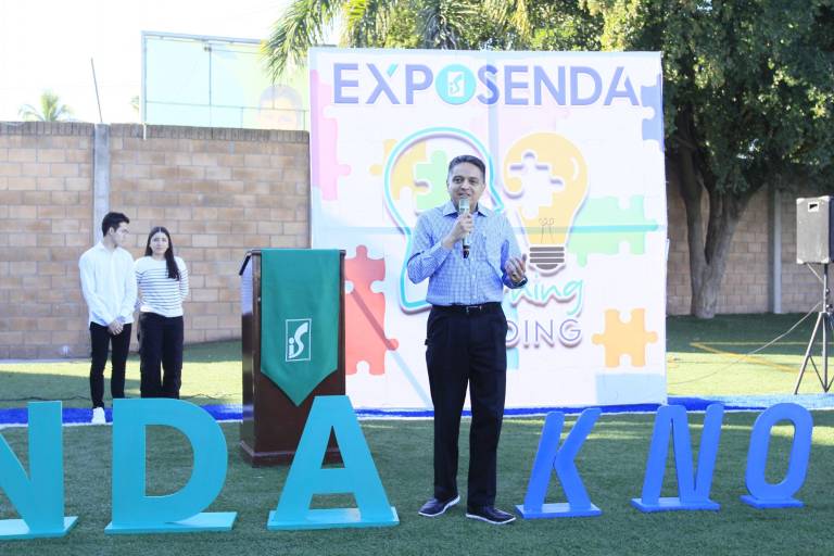 Participan papás, alumnos y maestros en la ExpoSenda