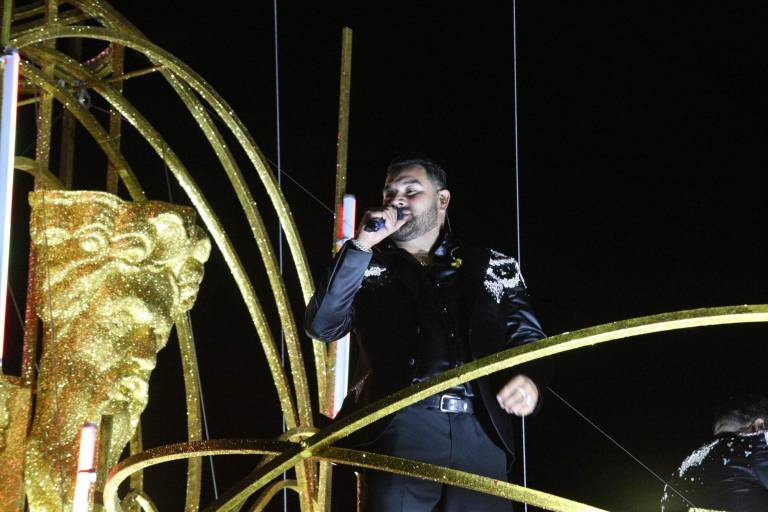 Brilla la Banda MS en el tradicional desfile del Carnaval de Mazatlán