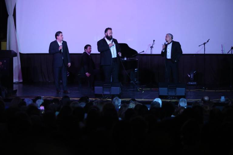 Enamoran tenores a su público con ‘Tres Voces por amor a Mazatlán’