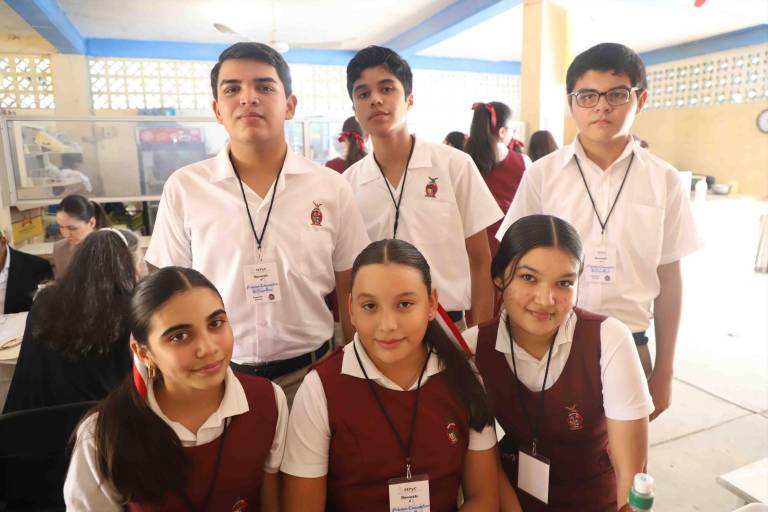 Demuestran sus valores e identidad en concurso de escoltas