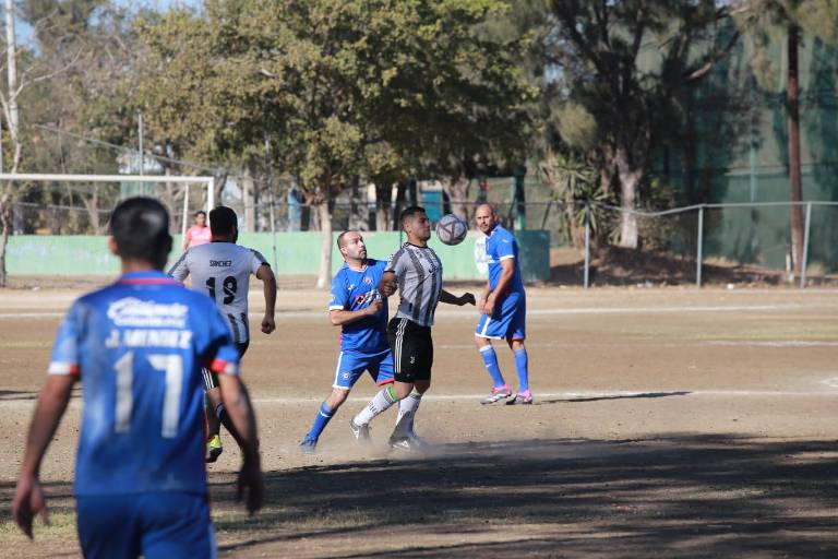 Hospital General suma victoria en Futbol Intermédicos