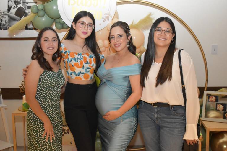 Carolina y Francisco celebran que serán papás de Diego