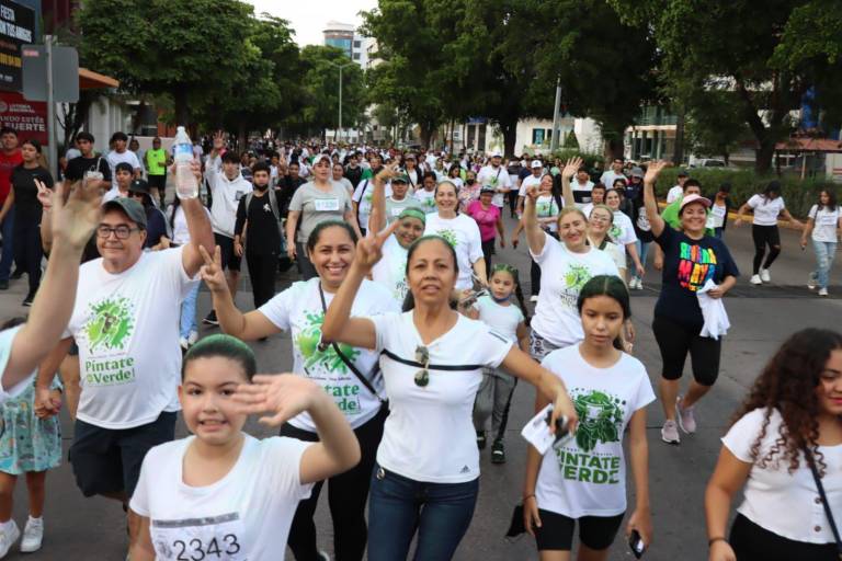 Se pintan de verde en la séptima edición de la carrera de Cobaes