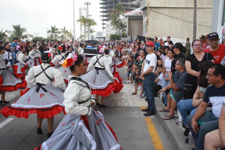Invitan a disfrutar del desfile revolucionario este miércoles en Mazatlán